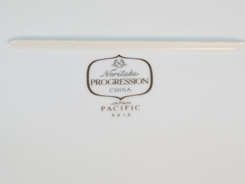 Noritake Pacific Progression 9010 Oval Serving Platter Blue & White 15" 1966-78