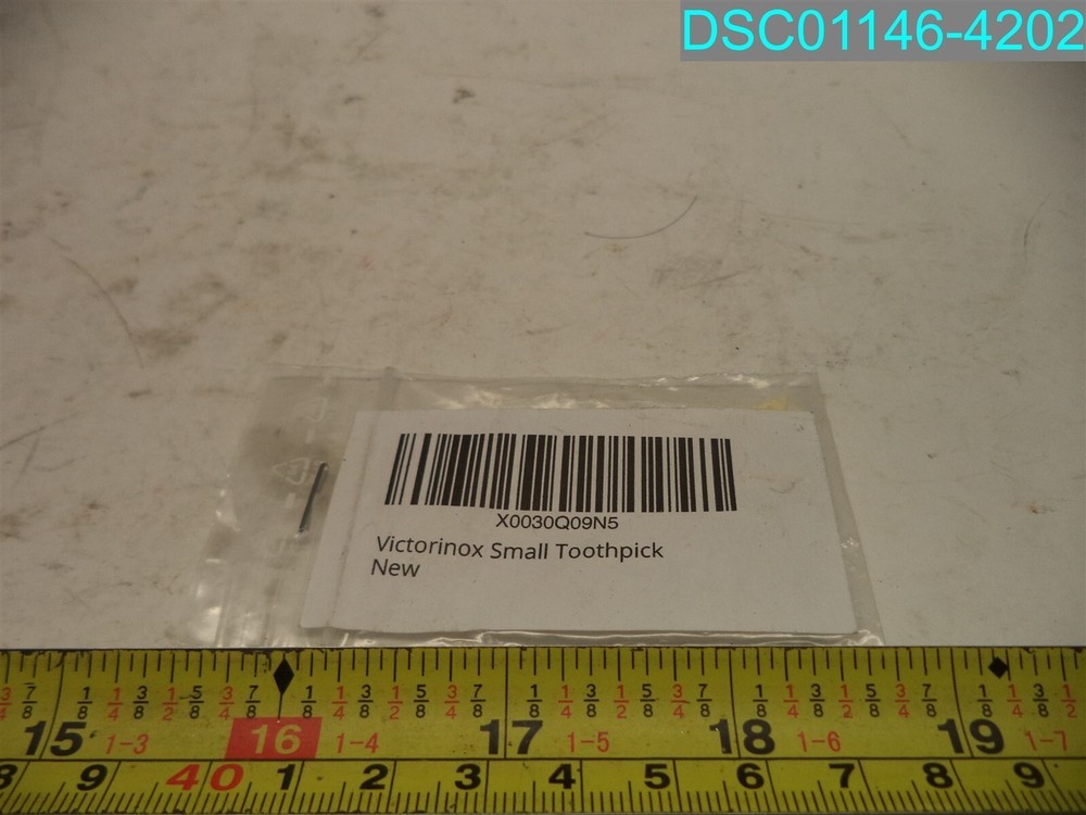 VICTORINOX SMALL TOOTHPICK
