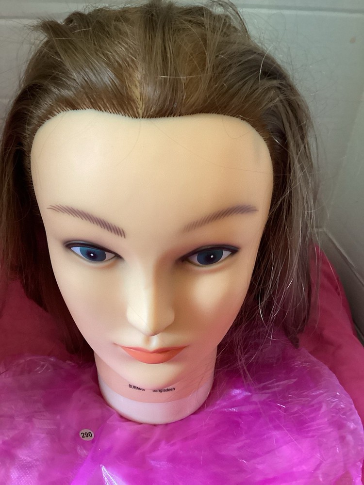 290-Lexi Model cosmetology training mannequin Head Preowned