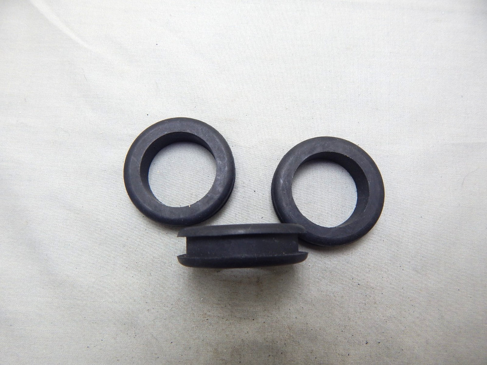 1 - 3/16" ID RUBBER GROMMETS