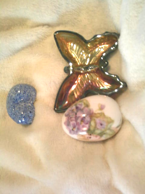 A Sleeping Cat figure, Butterfly Dish, Decorative Egg ( Please read )