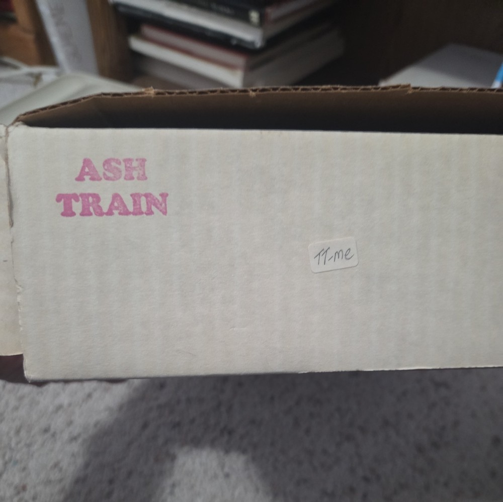 Amish ash wooden handmade trainset 34” 6 carts with pull string