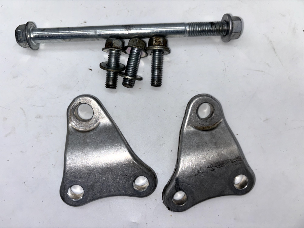 2012 07-13 YAMAHA WR250F BRACKET FRONT LOWER