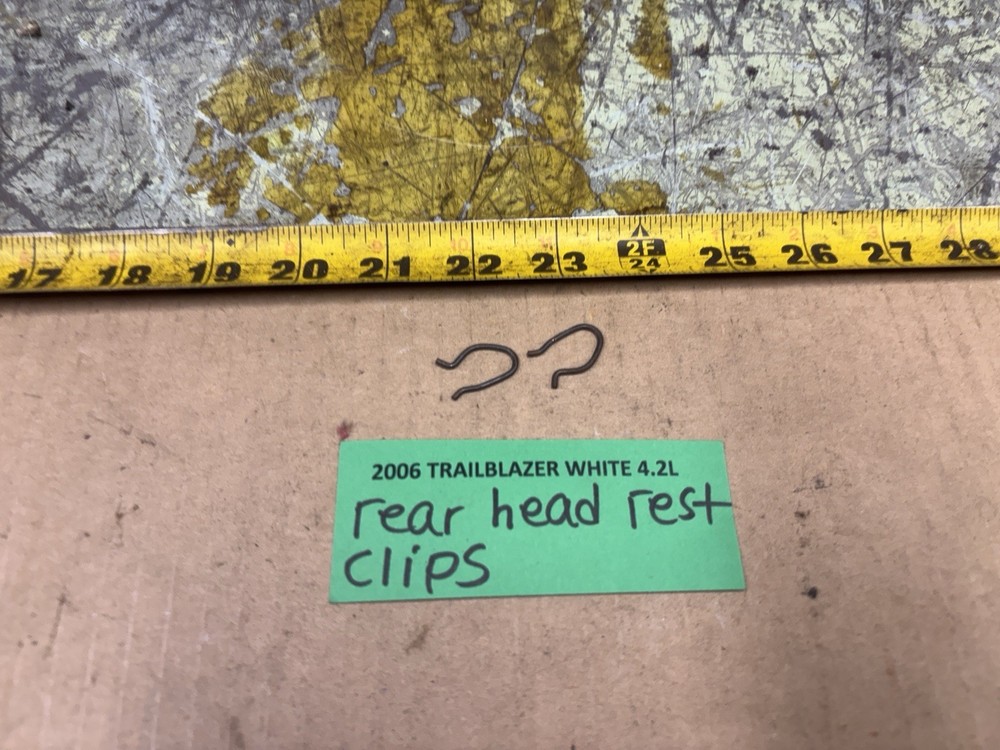 02-09 Trailblazer Rear Seat Fold Down HeadRest Clips