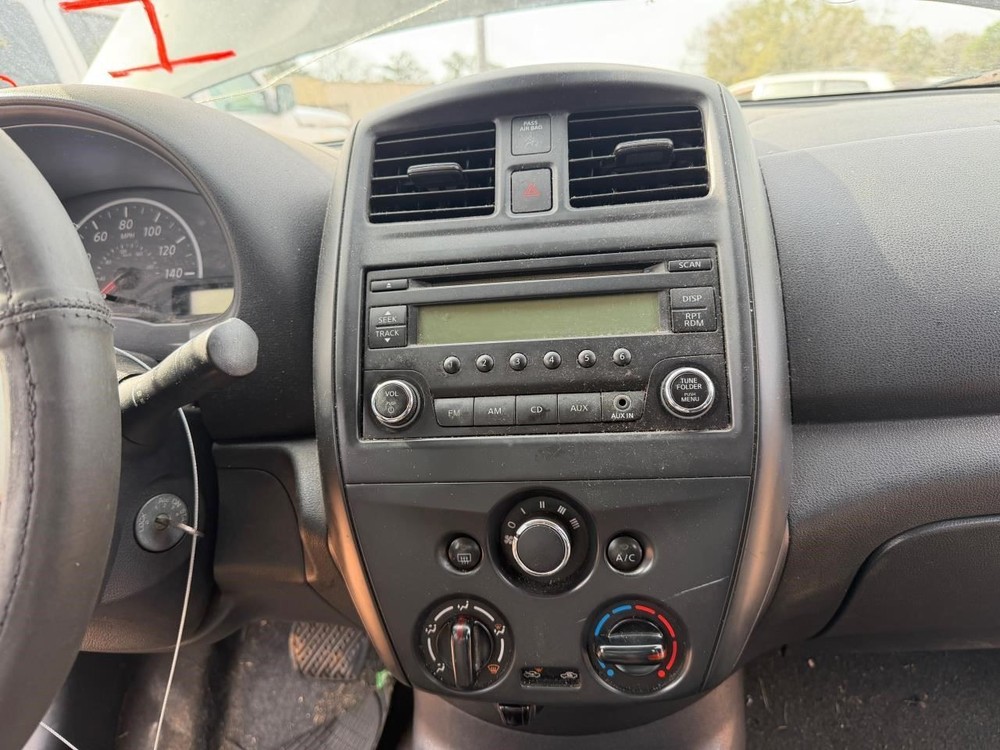 VERSA 2016 Keys/Latches/Locks 104956401
