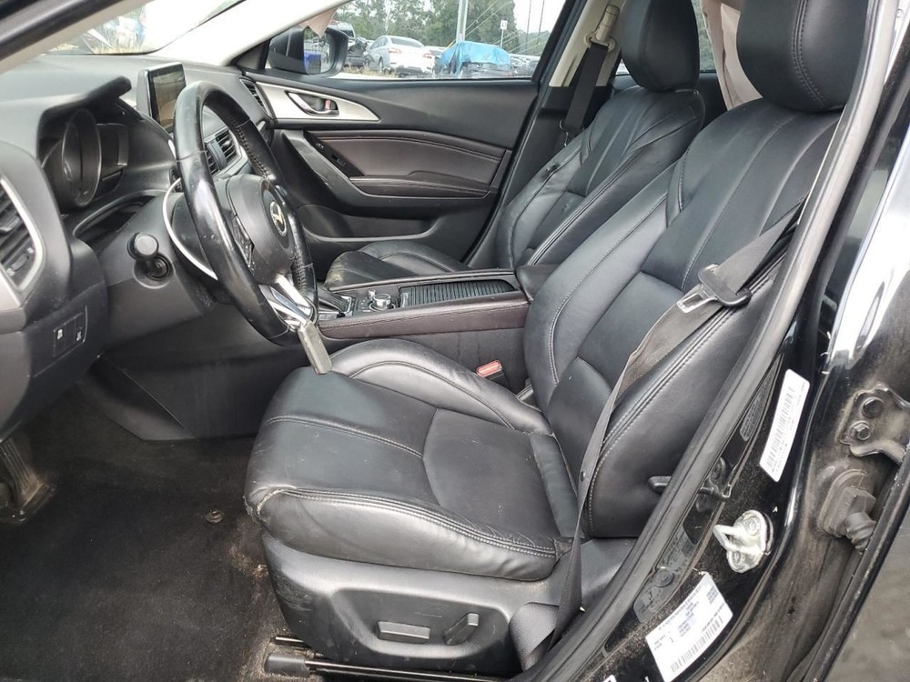 3 2018 Glove Box 4827518