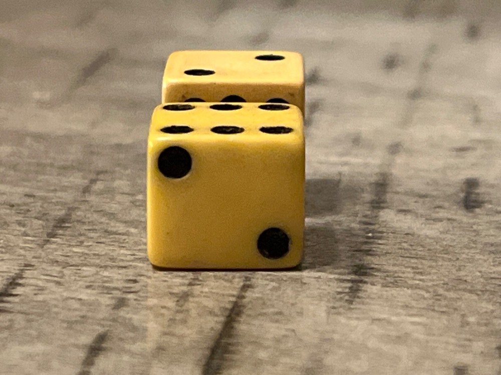 RARE butterscotch bakelite flawed dice uneven size and pip size 123123@