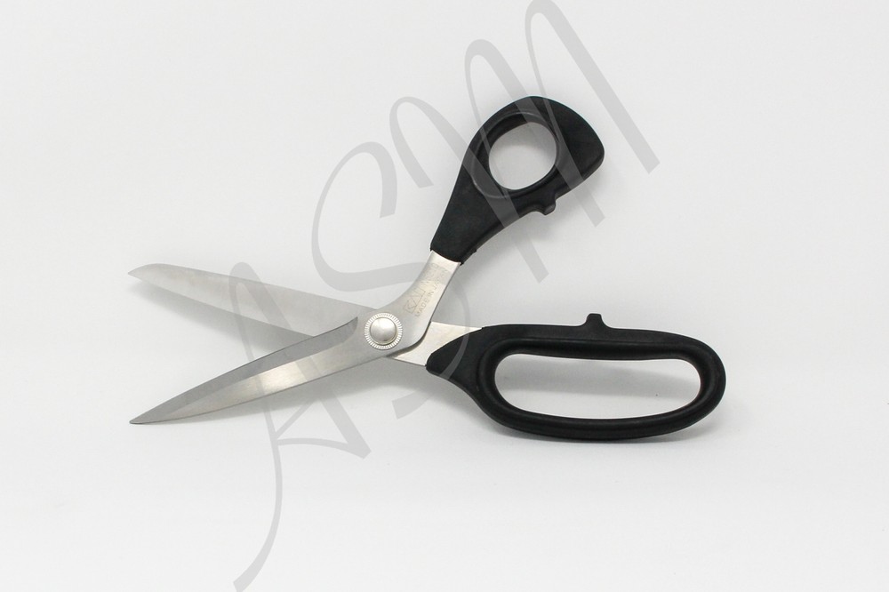 KAI 5210 8" Dressmaker Shears