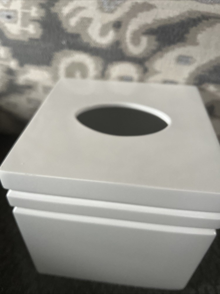 Tissue Box Cover Square White Beautiful (G9)