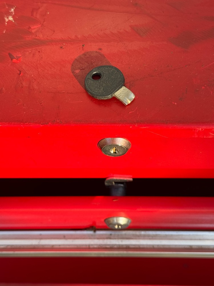 Matco Tools SP8230 Single Drawer Rolling Service Tool Cart w/Lid