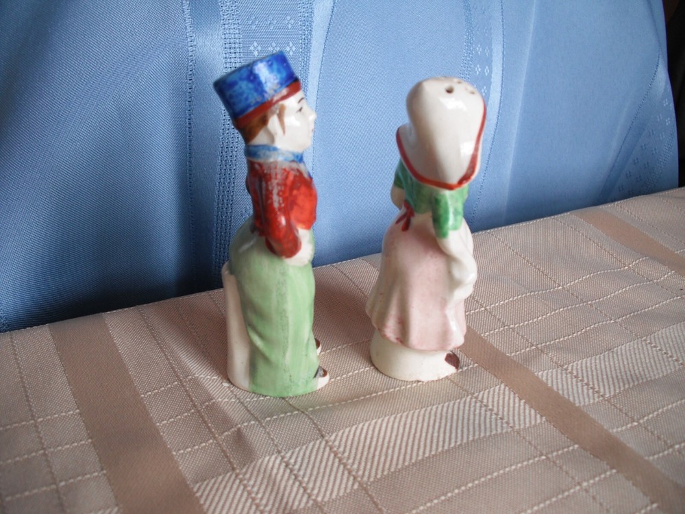 Vintage Japan Salt & Pepper Set