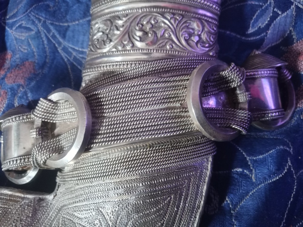 Omani Khanjar dagger and silver sheath