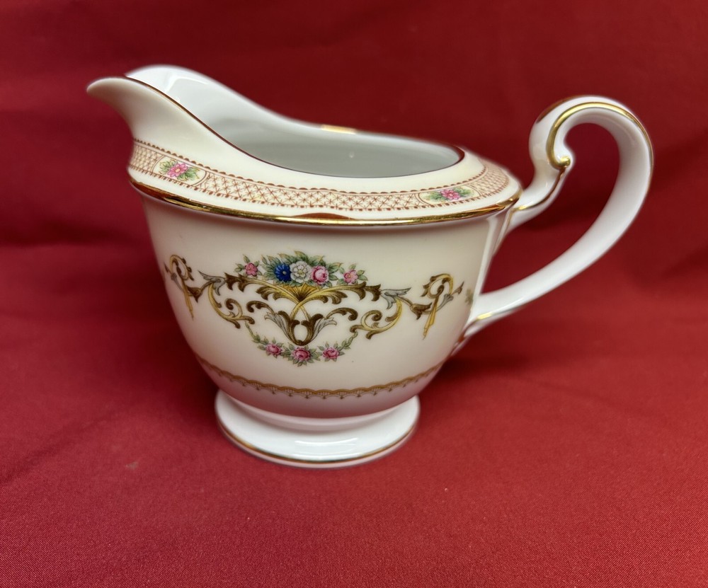 Noritake Berwick 10 oz. Creamer 5043