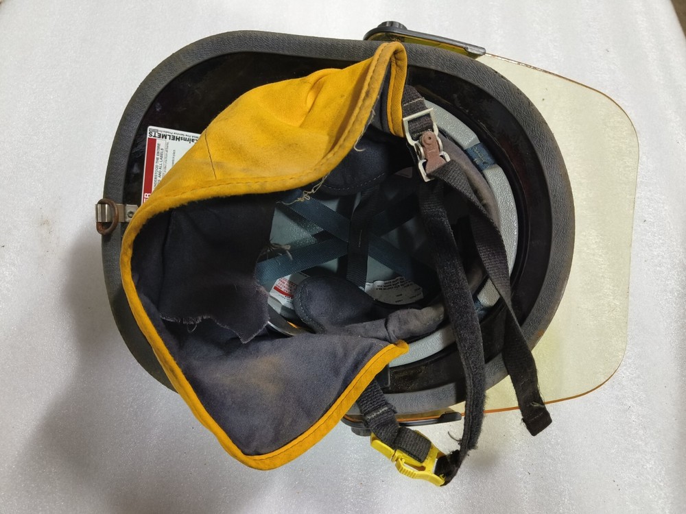 Cairns HELMETS MSA FIRE SERVICE MODEL C-MOD 182471087