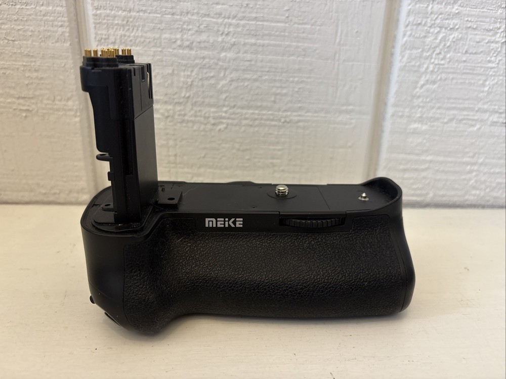 Meike Multi-Power Battery Pack MK-7DR II