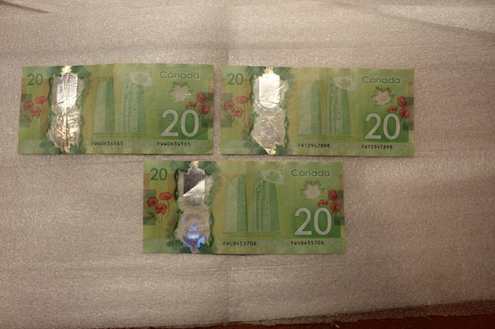 2015 Canada $20 Dollar Commemorative Three (3) Banknote Polymer A Historic Reign