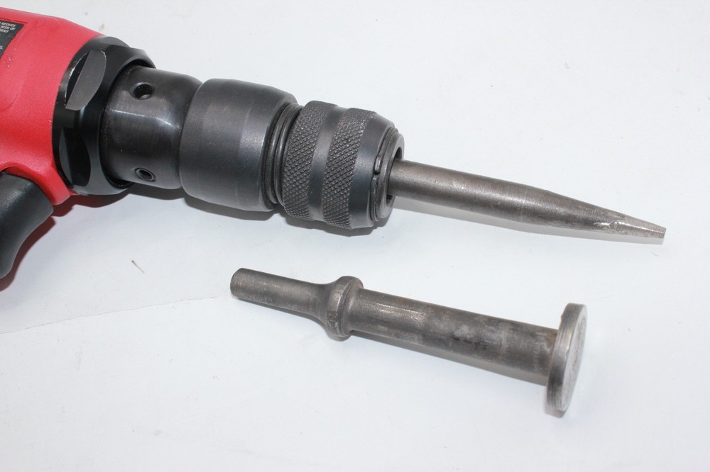 Mac Tools MPH1931 Short Barrel Air Hammer Excellent Condition with 2 bits