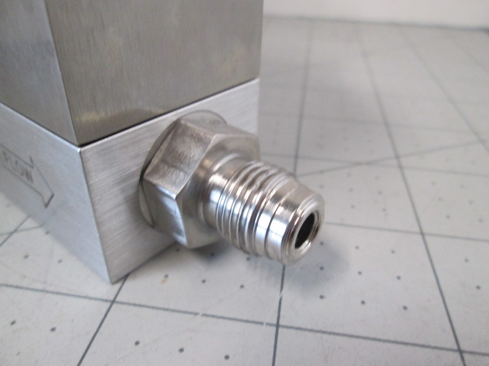 Unit, UFC-1110A, N2, 20 SLM, Mass Flow Controller, New