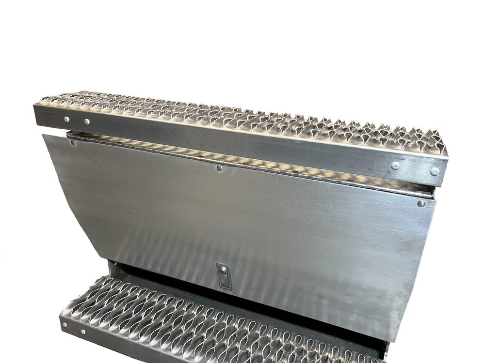 Peterbilt 387 386 Battery Box Toolbox Upper Step