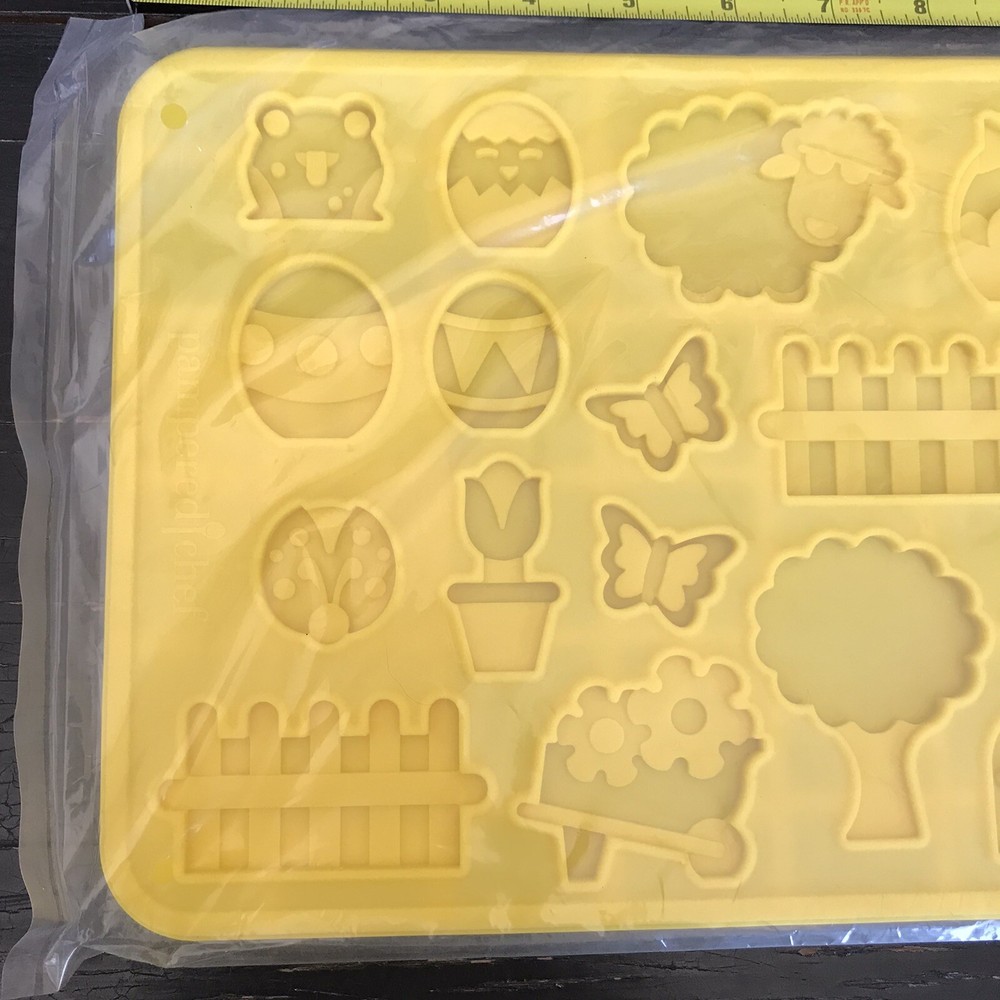 Pampered Chef Spring Easter Silicone Cookie Baking Candy Mold Bunny Basket Egg