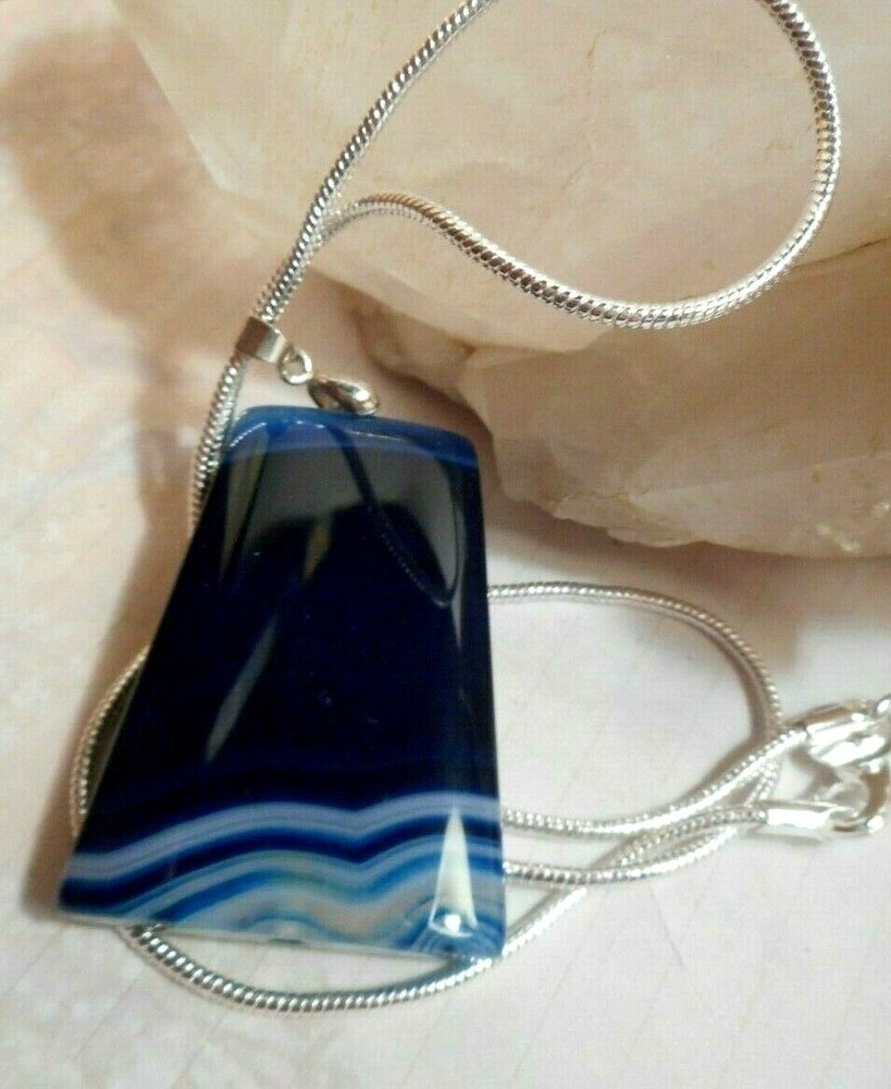 Silver chain with a blue Agate stone