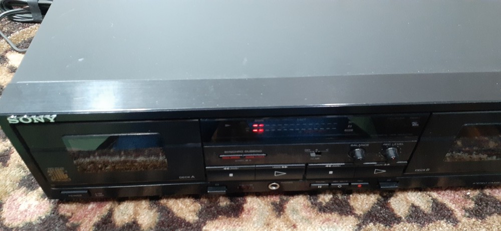 Sony TC-W411 Cassette Deck Powers On