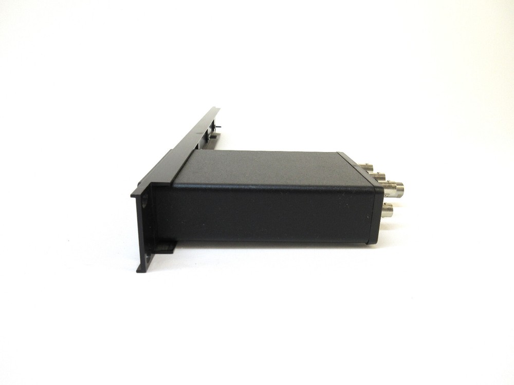 Burst VDA-4 1x4 - 4 Output Video Distribution Amplifier with 19" Rack Kit