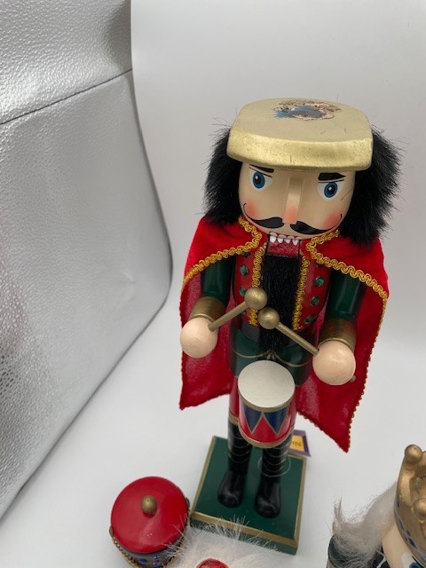 Lot of 5 Vintage Various Nutcrackers---SEE DESCRIPTION!!!!