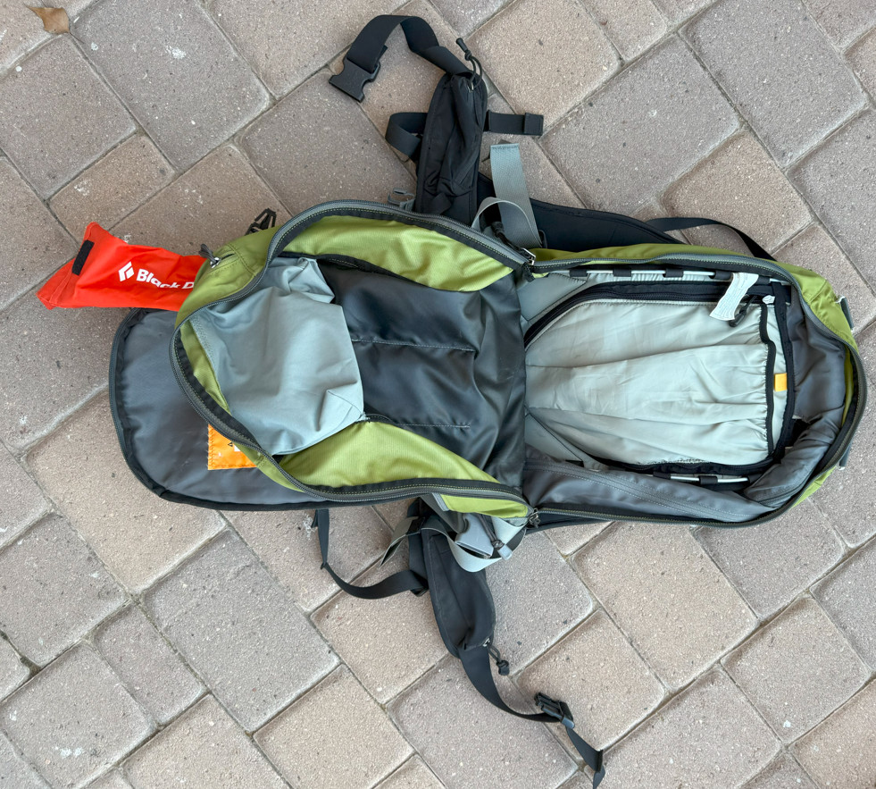 Black Dimond Avalung backpack