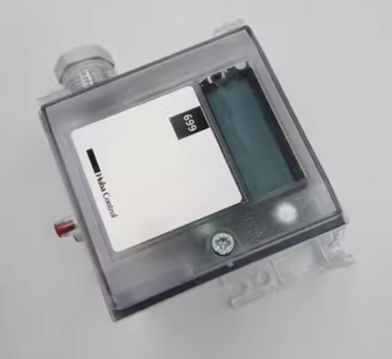 1pcs Huba Control 699.917226145 pressure sensor transmitter