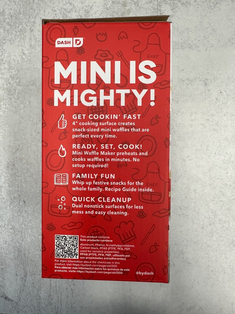 DASH Mini Waffle Gingerbread Maker Paninis 4" Christmas Holiday Kitchen Tool