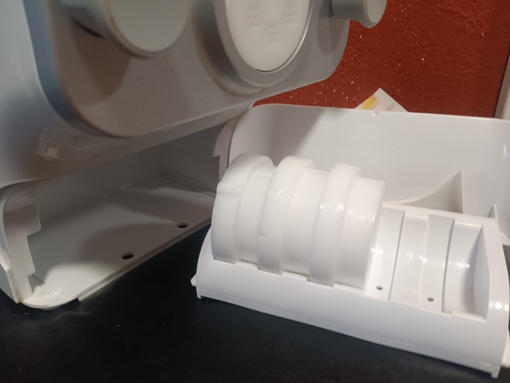 Philips Avance Collection Automatic Pasta and Noodle Maker. Broken Disc Holder.