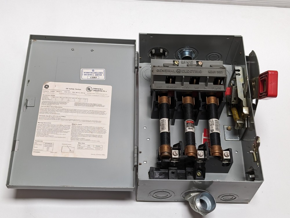 GENERAL ELECTRIC TH3361 Model 10 Safety Switch (USED).