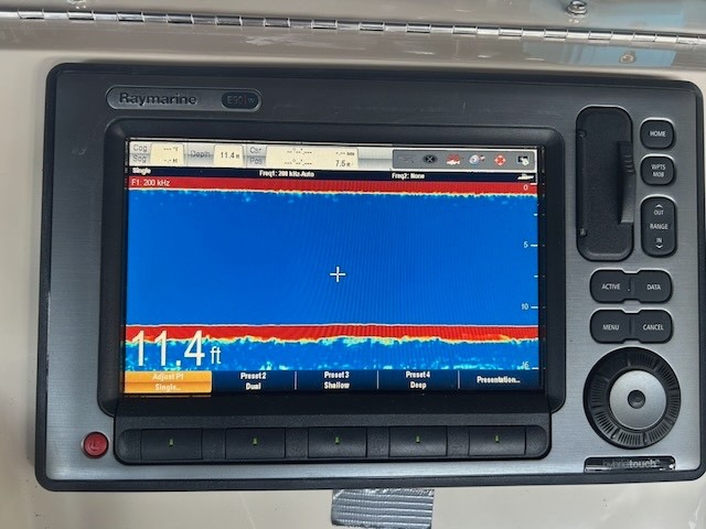 Raymarine E90W HybridTouch MFD Chartplotter GPS Fishfinder