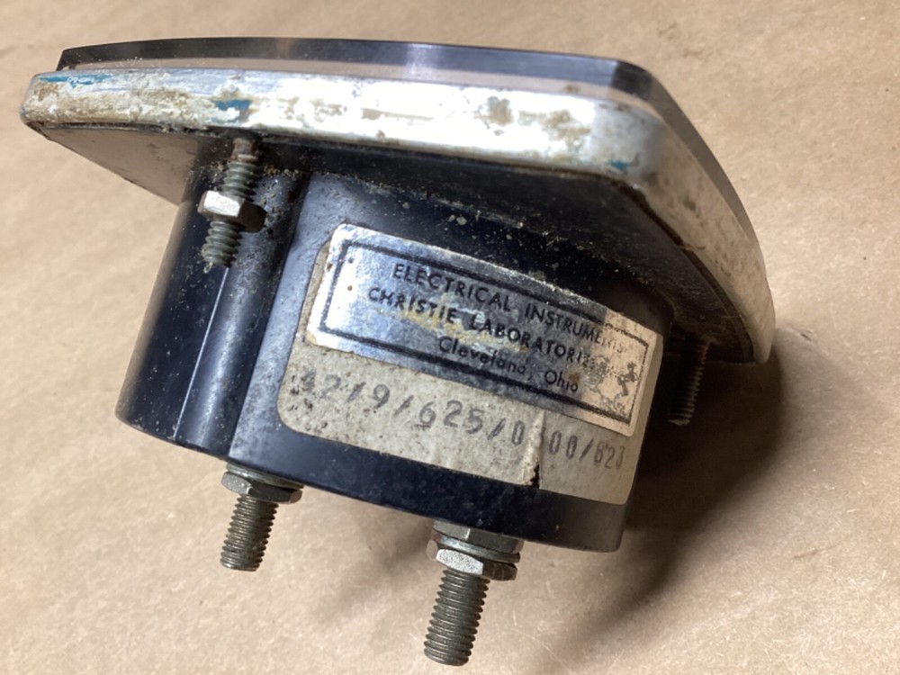 General Electric DC VOLTS Panel Meter Range 0-300 Volts #108F268*CO