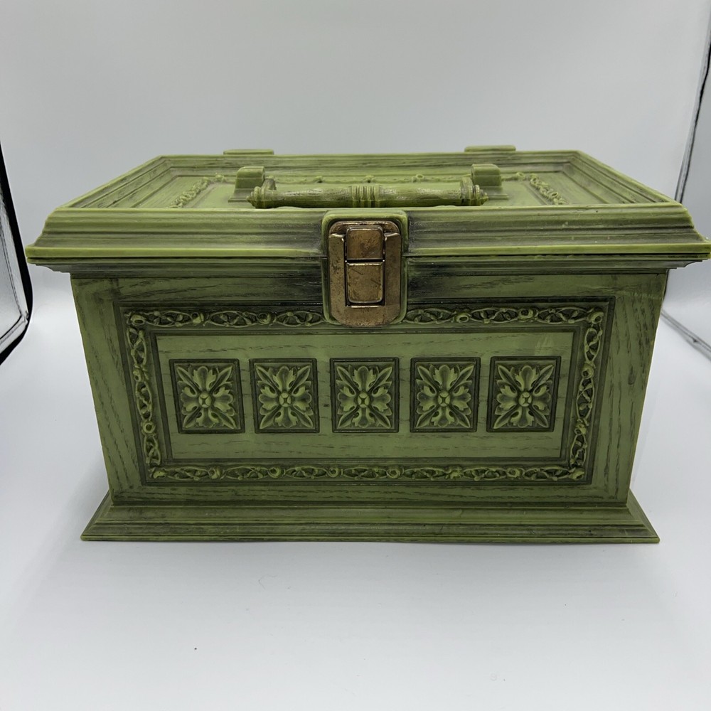 VINTAGE MAX KLEIN GREEN ORNATE PLASTIC SEWING KEEPSAKE BOX