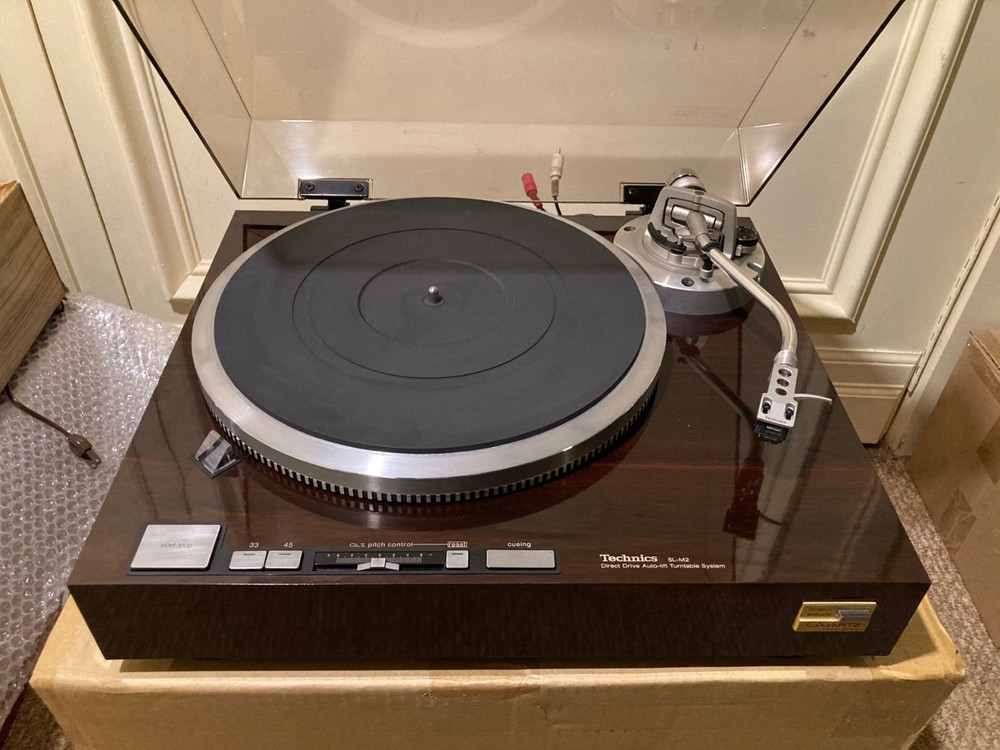 Technics SL M2 direct drive quartz lock turntable