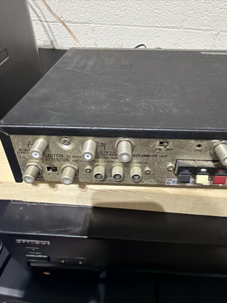 Realistic Satellite Receiver SR 2012 Powers On Vintage Rare Tech