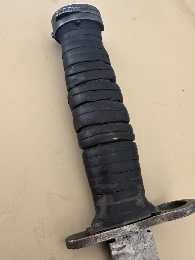 US Utica Bayonet & M8 Scabbard