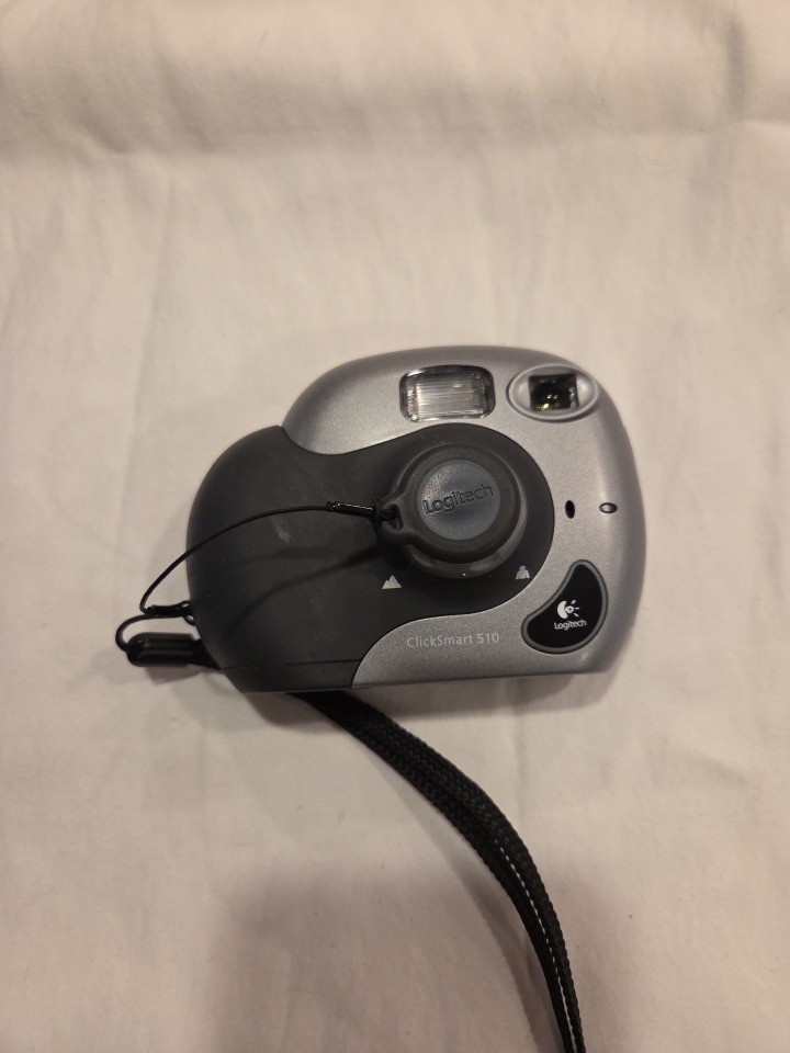 Working Logitech Clicksmart 510- Digital Camera