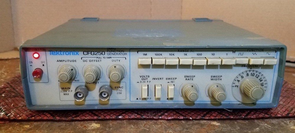 Tektronix CFG250 2Mhz Function Generator