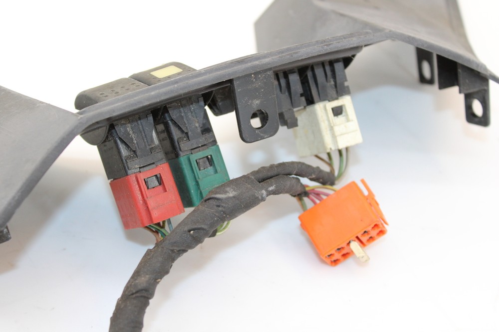 10-12 Spyder RT SWITCH BUTTON DASH CONTROLS TRIM PLASTIC