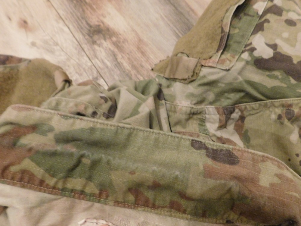 US ARMY OCP COAT SZ MEDIUM - SHORT