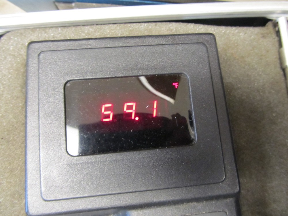 COMPU-FLOW 8500D-I THERMO- ANEMOMETER