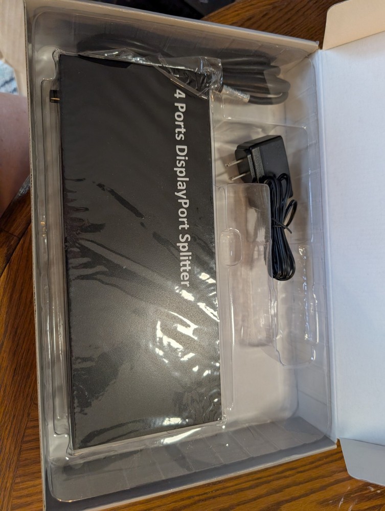ONFORF 4 Port DisplayPort Splitter