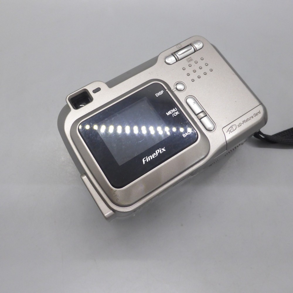 Fujifilm Digital Camera FinePix A204 2.0MP Silver Tested