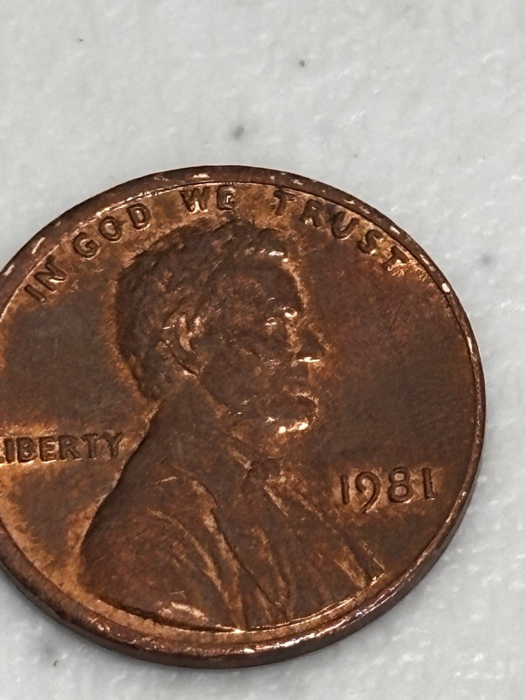 1981 Lincoln Memorial Small Cent no mint mark off center error