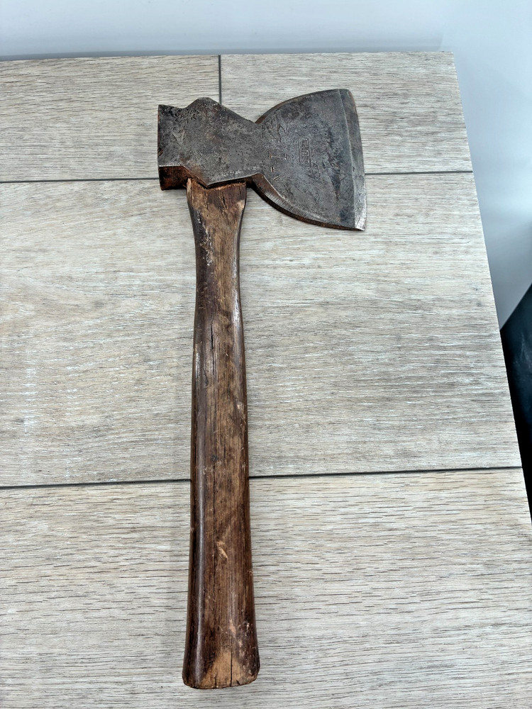 Vintage Guaranteed Plumb Broadhead Single Beveled Edge Hewing Axe Hatchet Tool