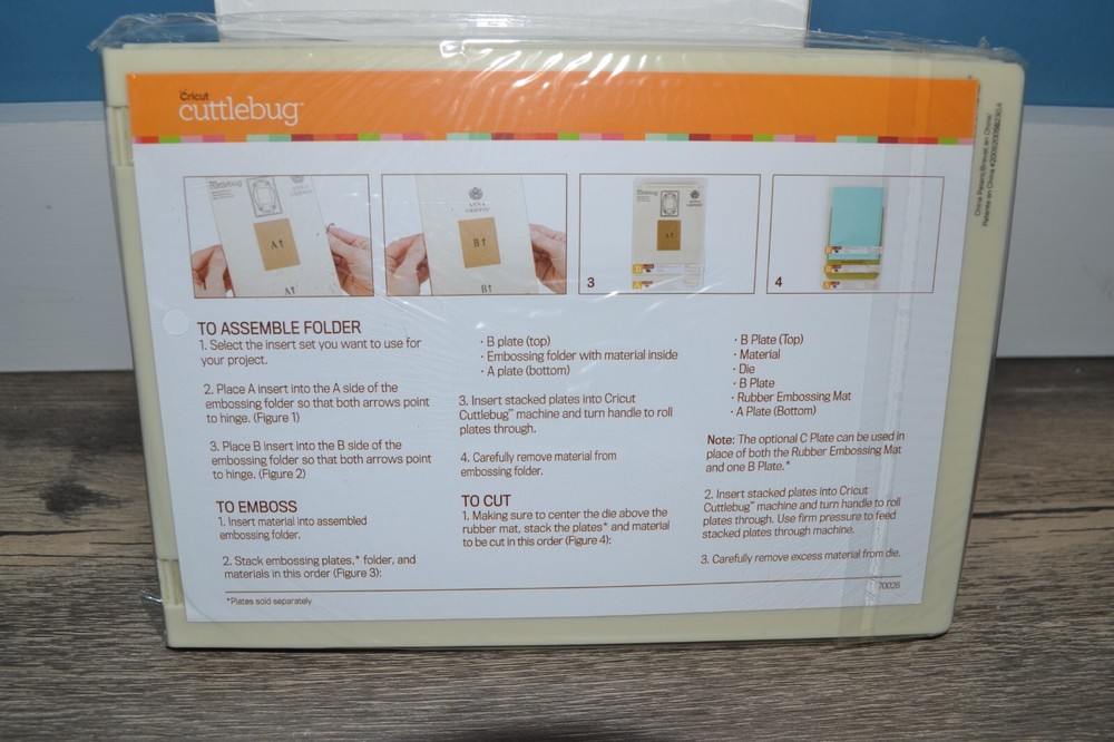 CRICUT CUTTLEBUG ANNA GRIFFIN ELABORATE SCROLL EMBOSSING FRAME FOLDERS SENTIMENT