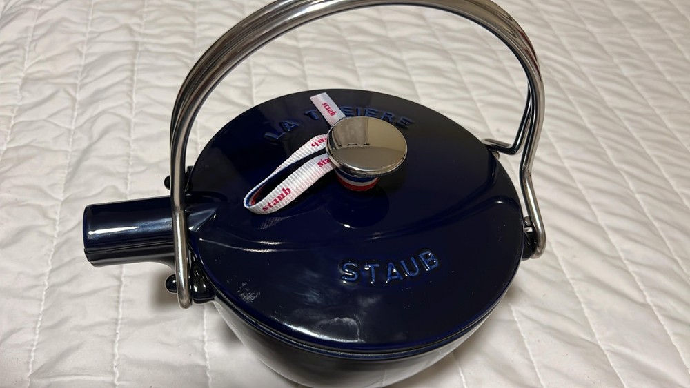 Staub Cast Iron 1.2 qt, Round, Tea Kettle, Dark blue